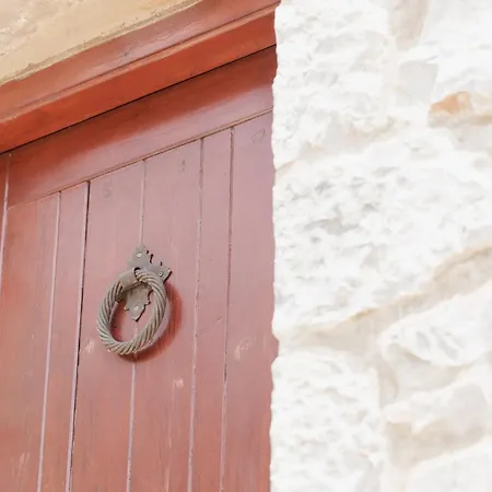 Ampelos Tower 펜션